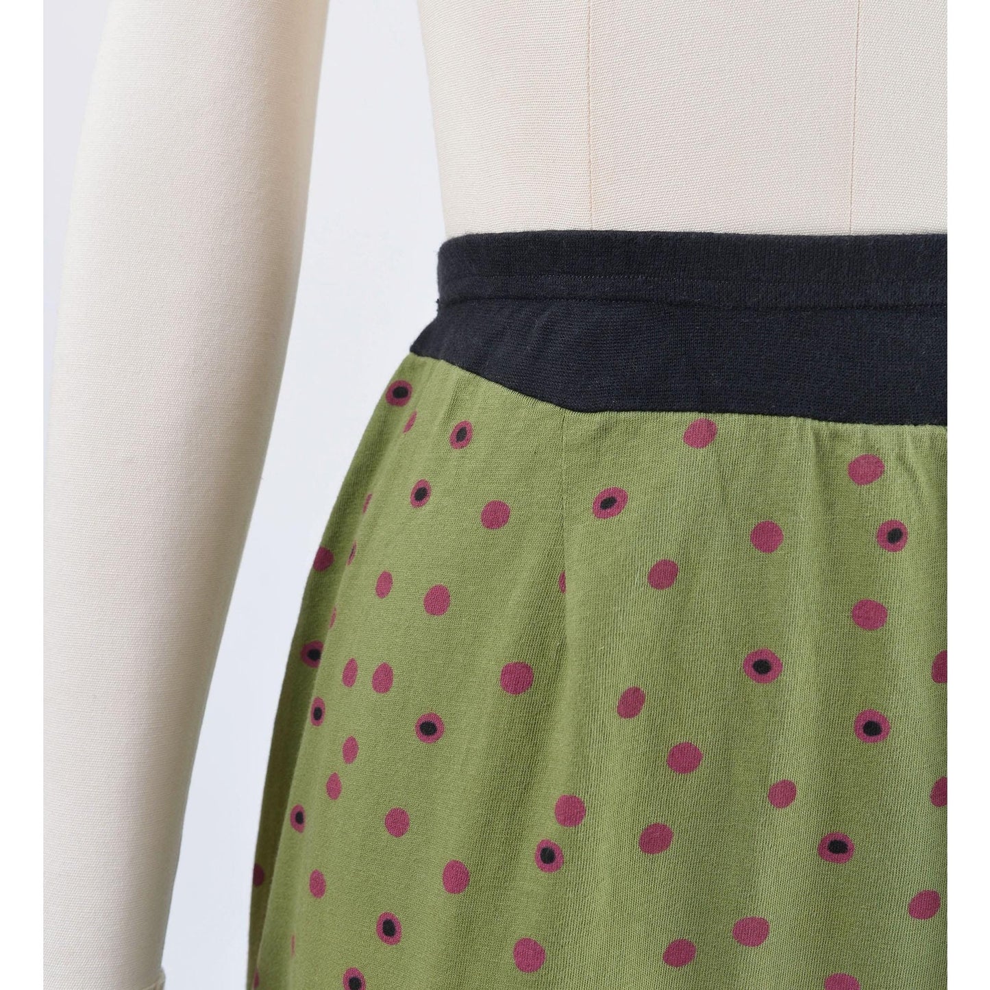 Waistband view of Vintage 1990s green polka dot sailor collar top and pencil skirt set.