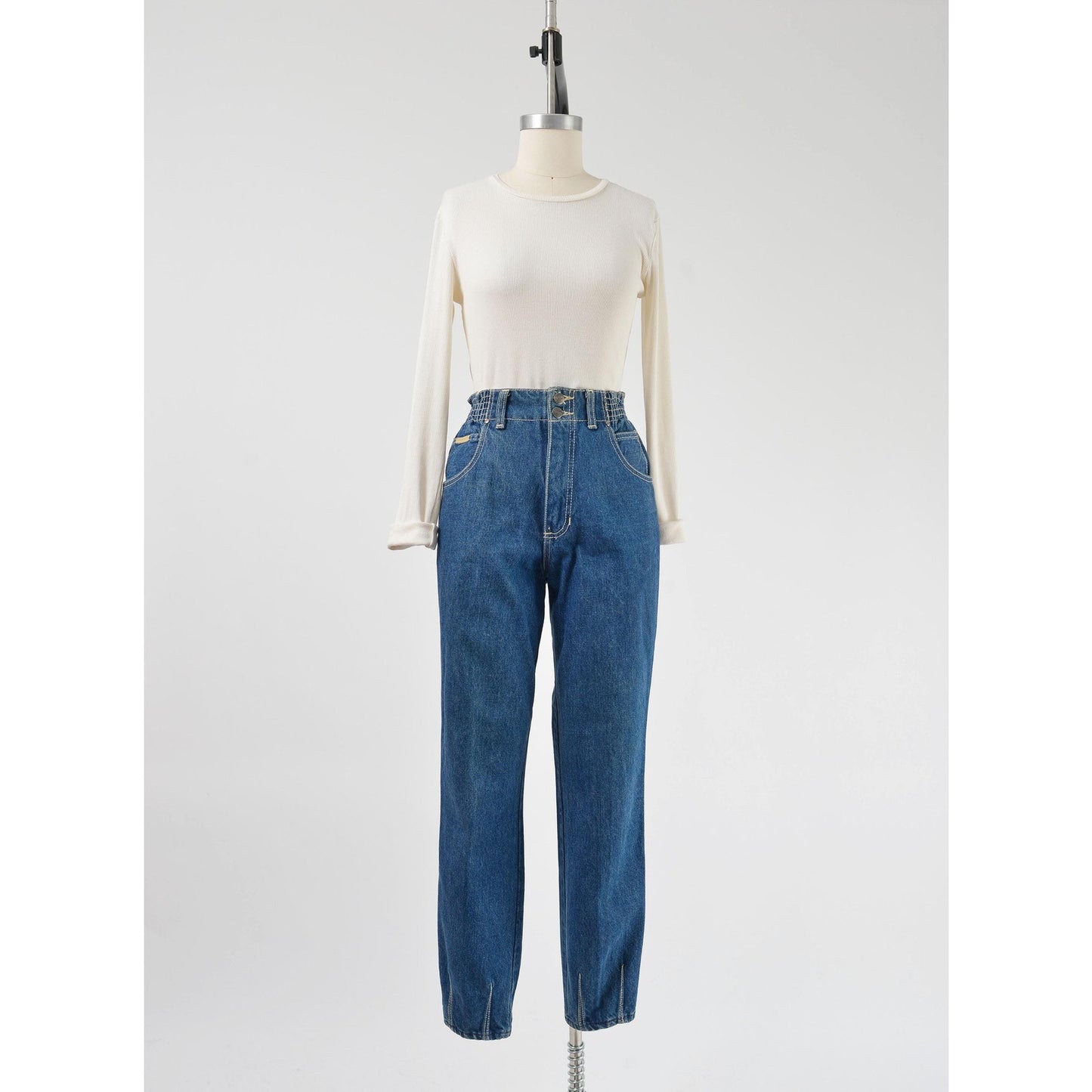 vintage 1980s Gitano elastic waist denim tapered leg mom jeans. 