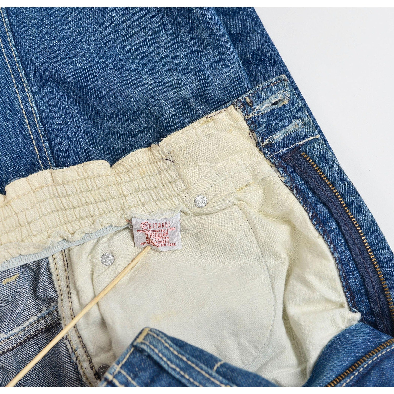 vintage 1980s Gitano elastic waist denim tapered leg mom jeans. 