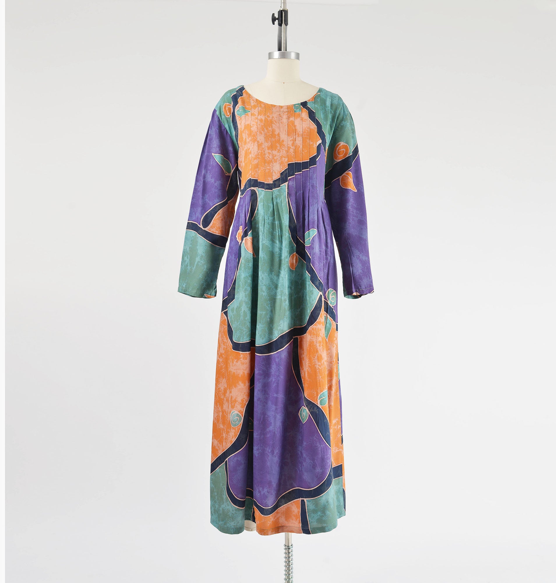 Vintage 90s batik print boho long sleeve maxi dress. 