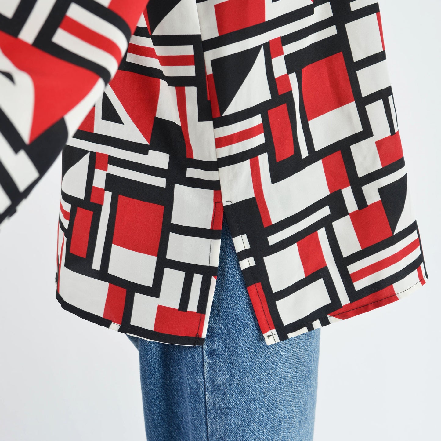 Vintage 90s Y2K geometric print collared button down blouse. 