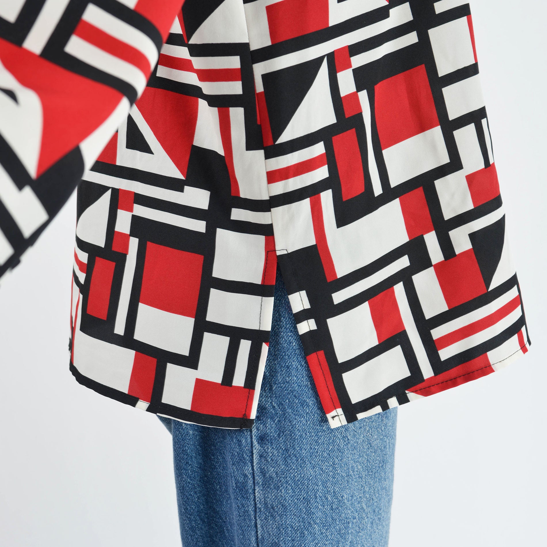 Vintage 90s Y2K geometric print collared button down blouse. 