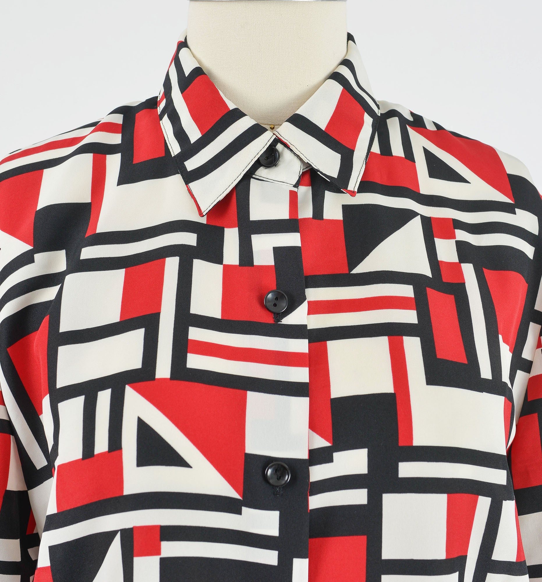 Vintage 90s Y2K geometric print collared button down blouse. 